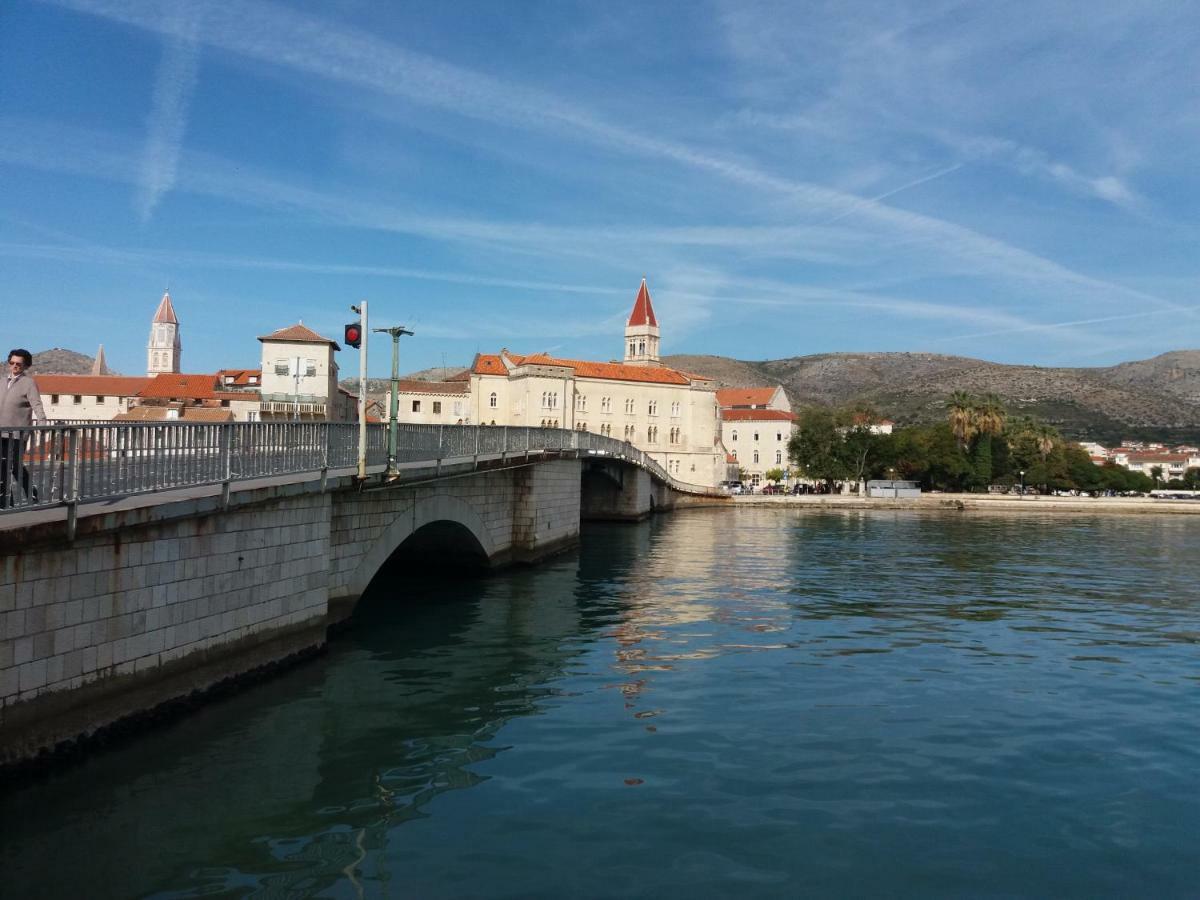 Apartman Zora Trogir Exteriör bild
