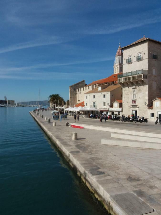 Apartman Zora Trogir Exteriör bild