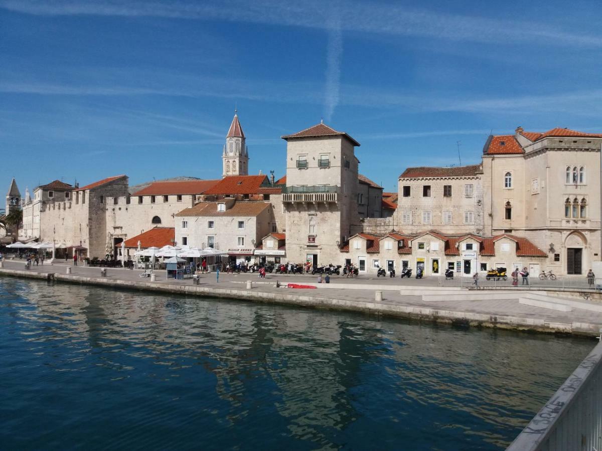 Apartman Zora Trogir Exteriör bild