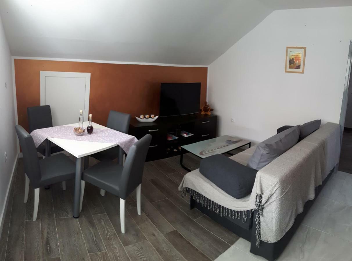 Apartman Zora Trogir Exteriör bild